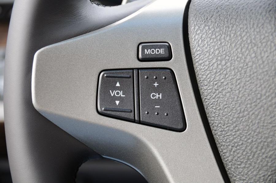 Детали интерьера Acura MDX (YD2) 2010 года  (фото 37 из 56)